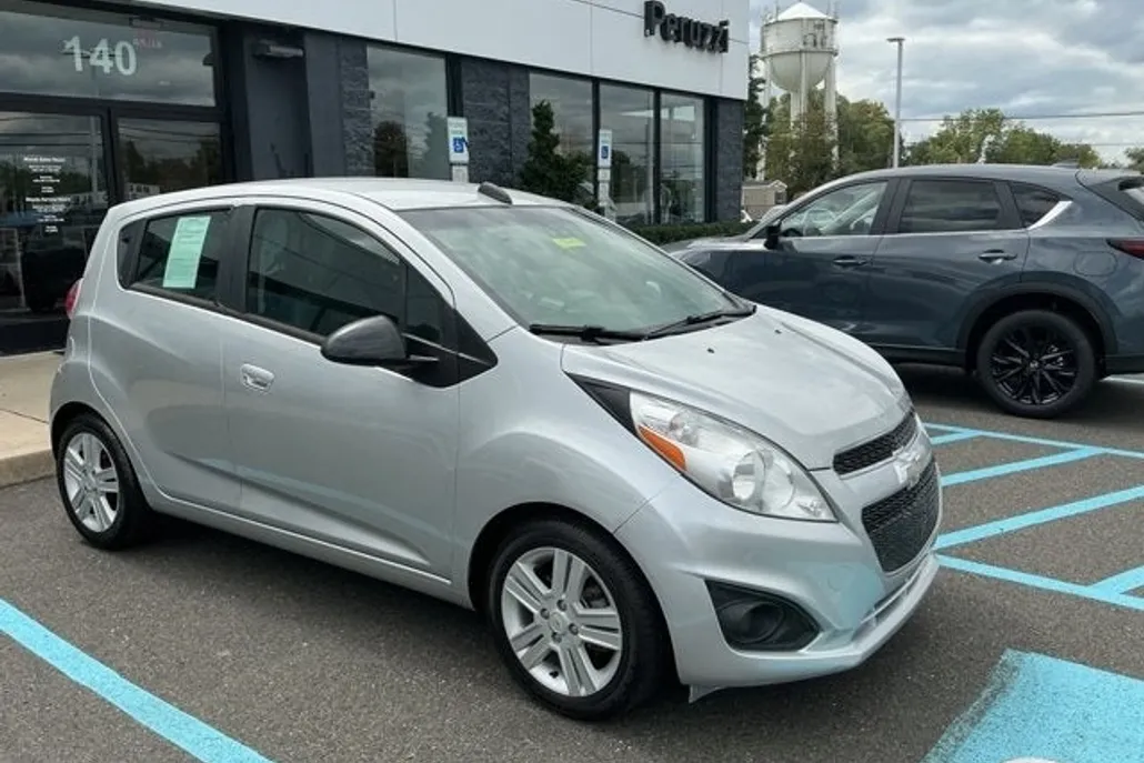 2015 Chevrolet Spark 1LT photo 1