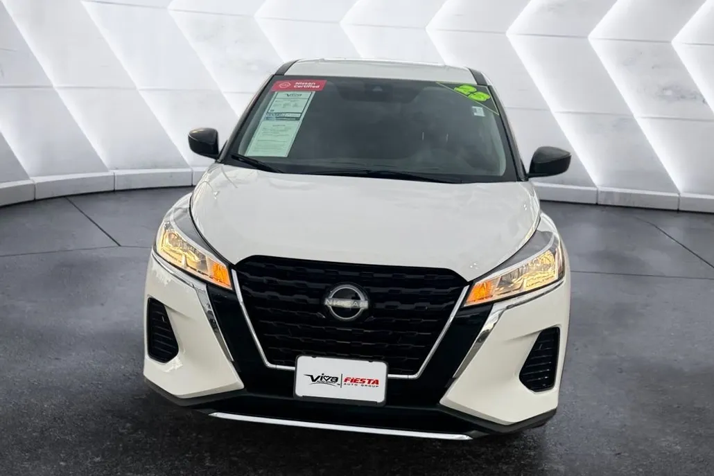 2023 Nissan Kicks S photo 1