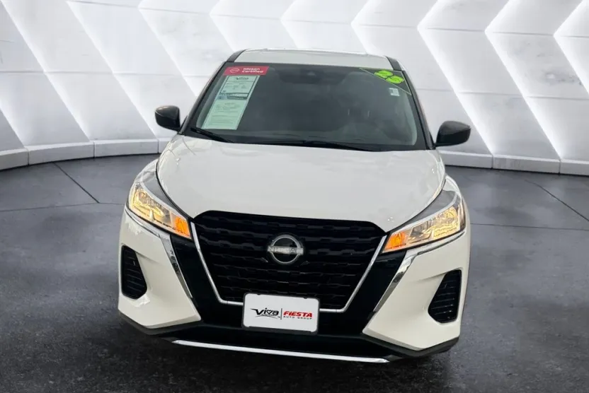 2023 Nissan Kicks S photo 1
