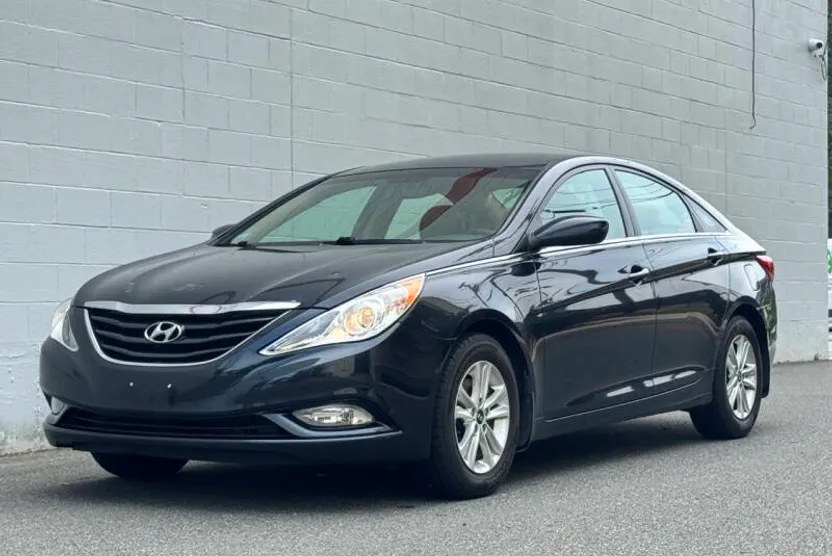 2013 Hyundai Sonata GLS photo 1