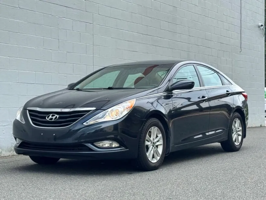 2013 Hyundai Sonata GLS photo 1