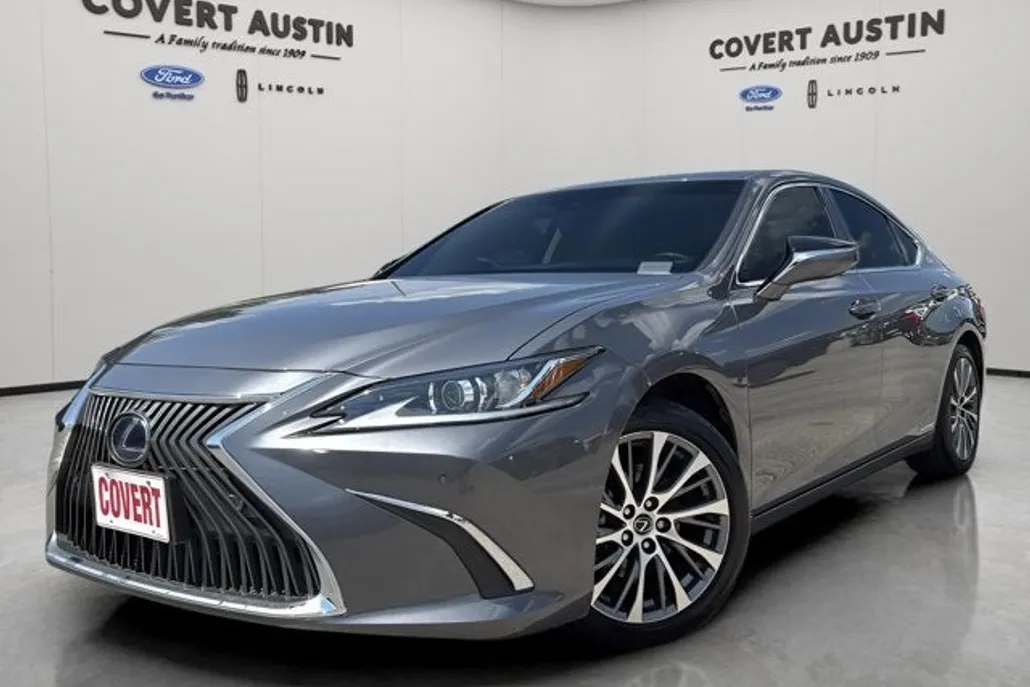 2021 Lexus ES 300h photo 1