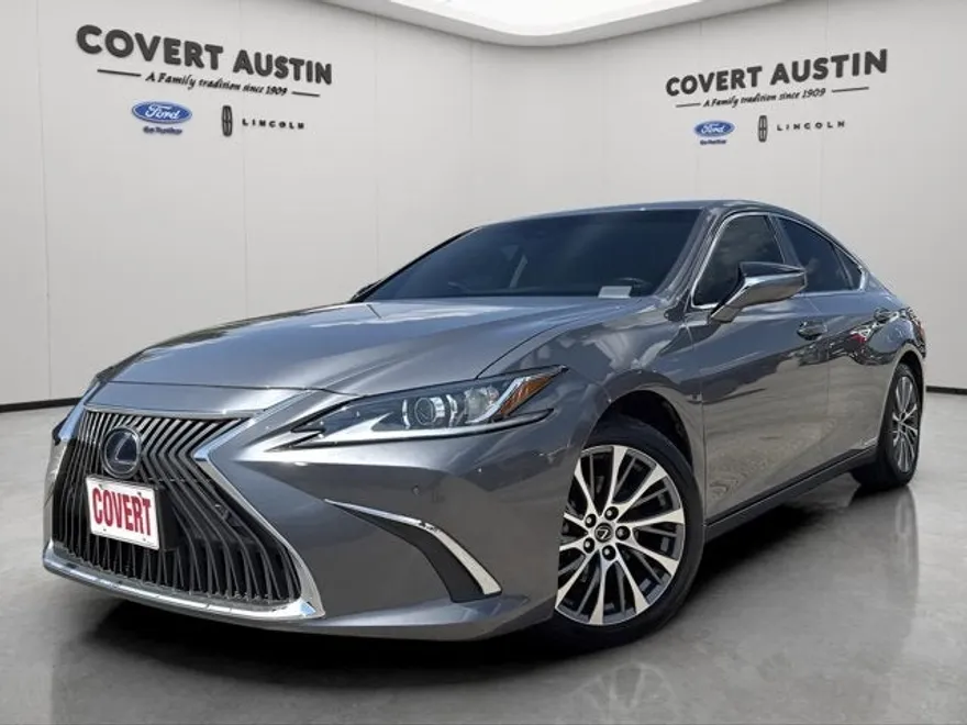 2021 Lexus ES 300h photo 1