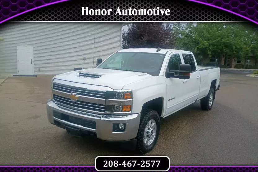 2017 Chevrolet Silverado 2500HD LT photo 1