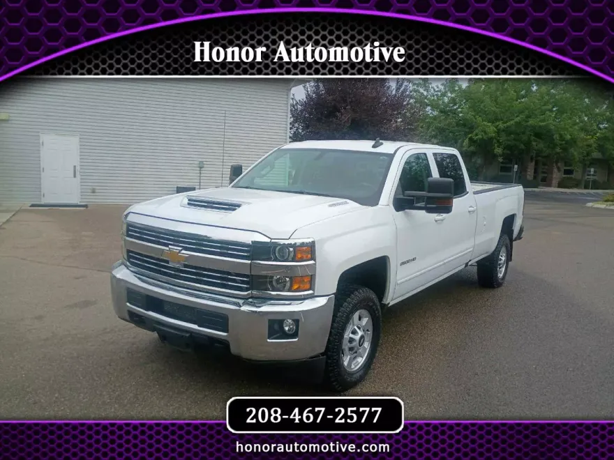 2017 Chevrolet Silverado 2500HD LT photo 1