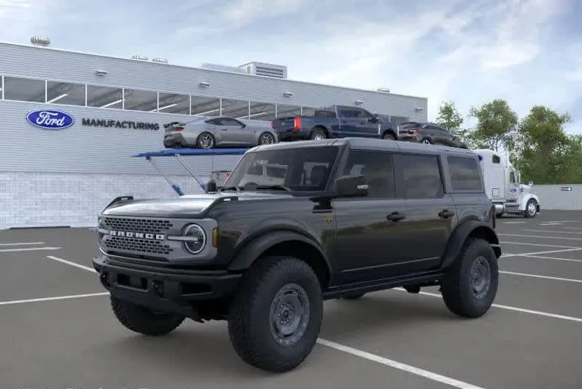 2025 Ford Bronco Badlands photo 1