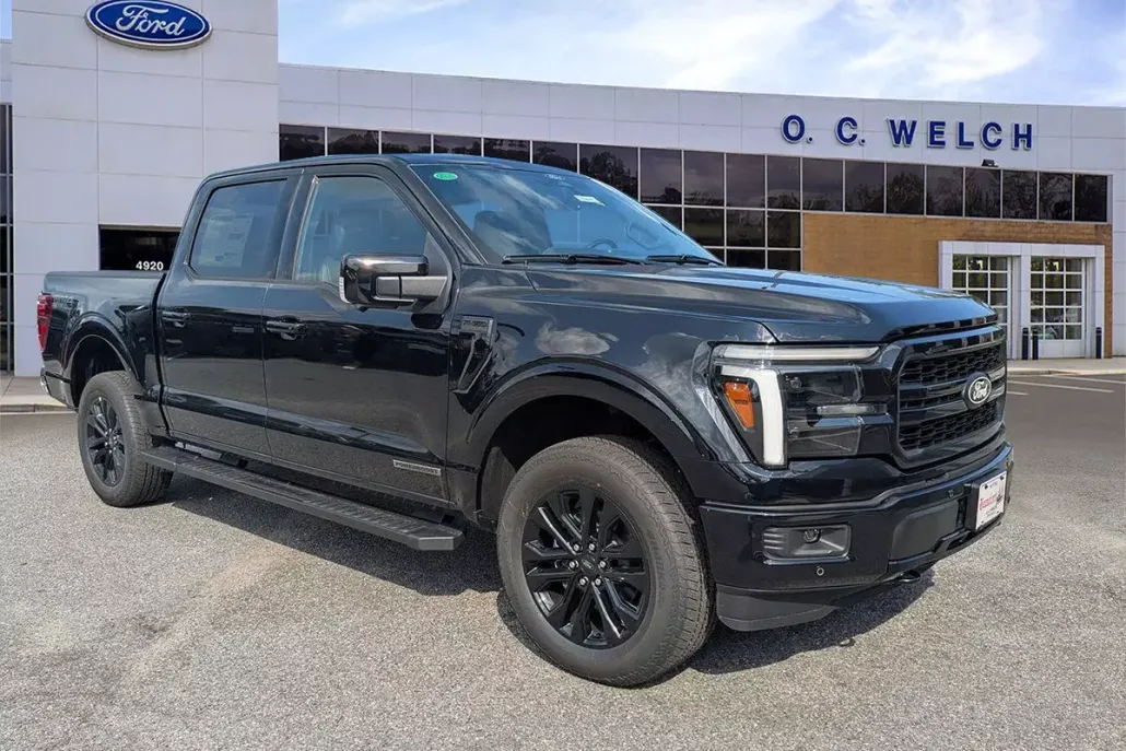 2025 Ford F-150 Lariat photo 1