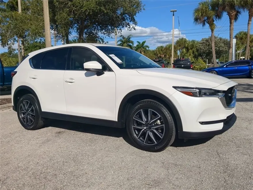 2017 Mazda CX-5 Grand Touring photo 1