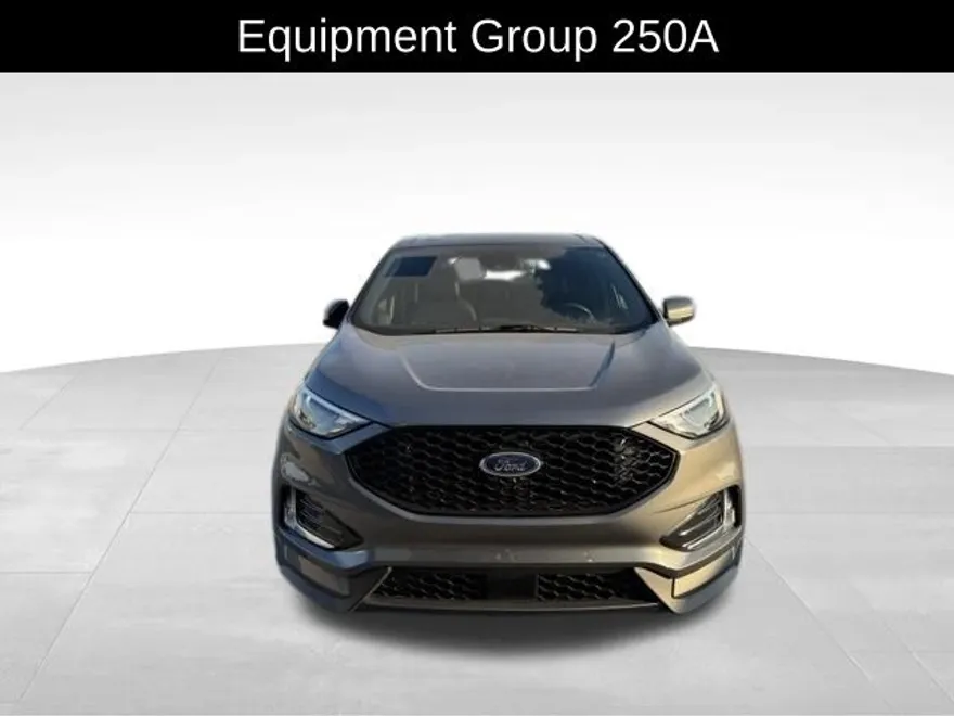 2024 Ford Edge ST photo 1