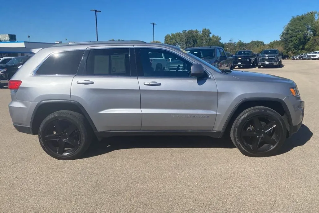 2015 Jeep Grand Cherokee Laredo photo 1