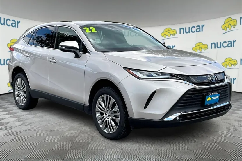 2019 Toyota C-HR XLE photo 2