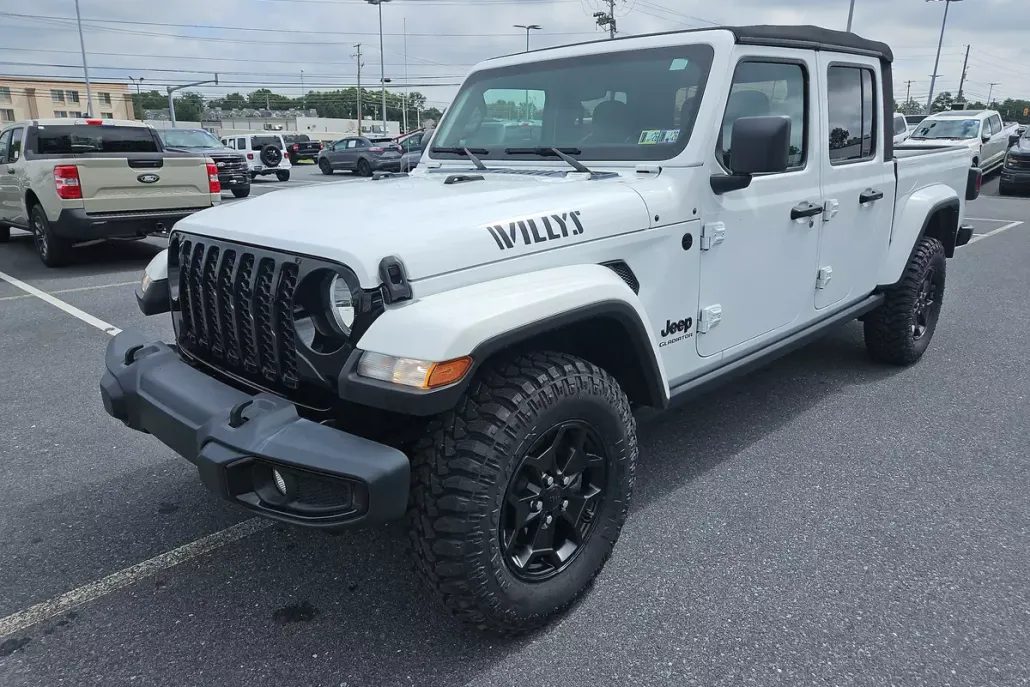2021 Jeep Gladiator Willys photo 1