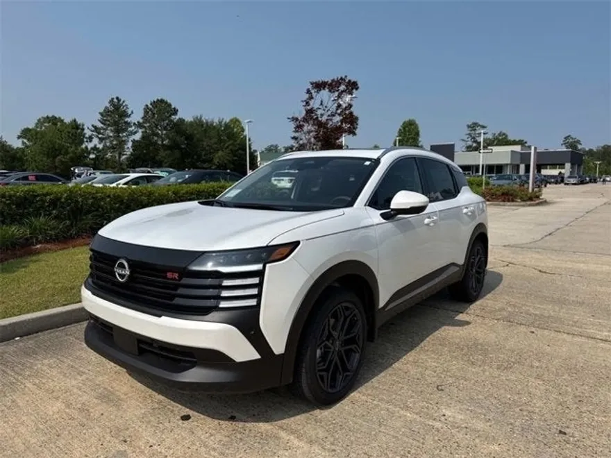2025 Nissan Kicks SR photo 1