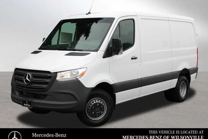 2024 Mercedes Benz Sprinter 4500 Standard Roof photo 1