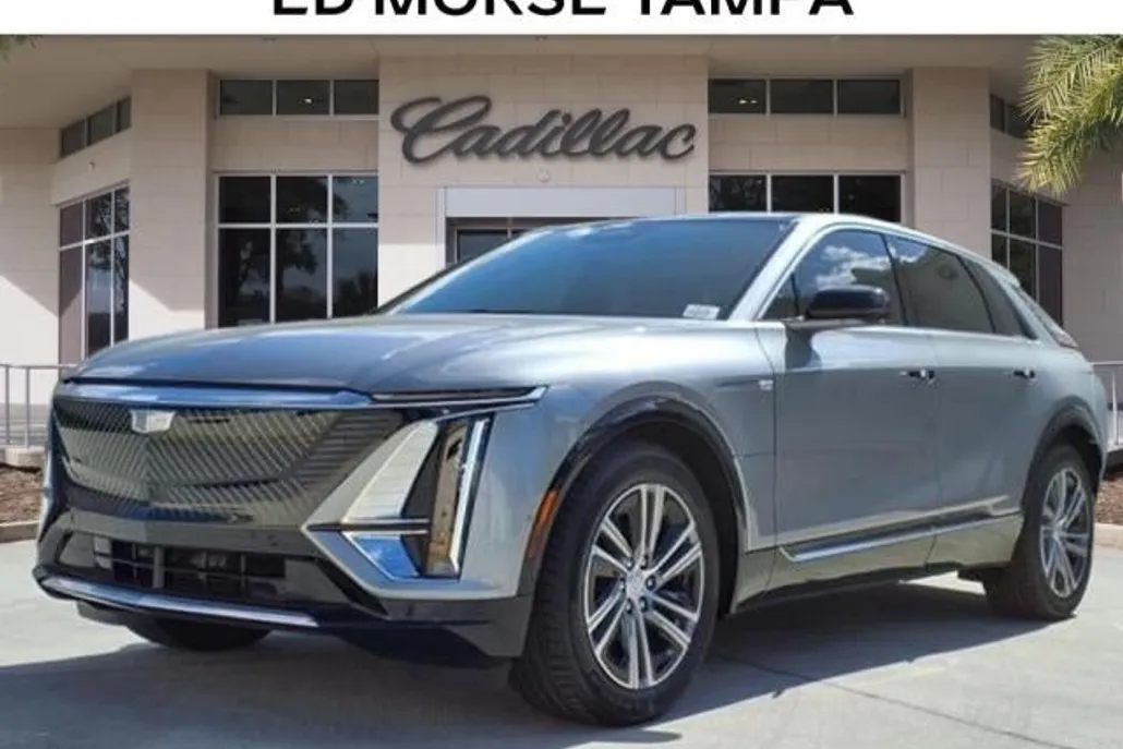 2025 Cadillac Lyriq Luxury photo 1