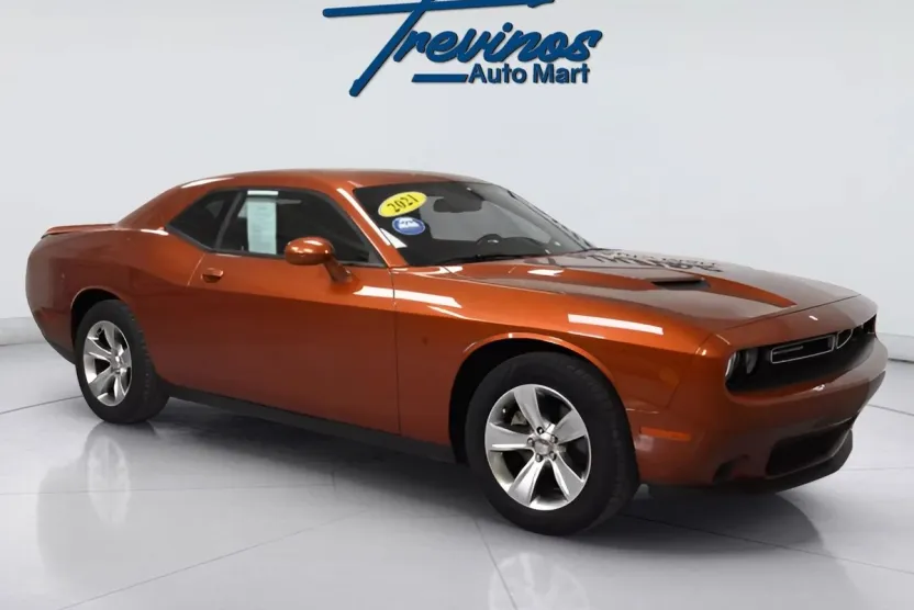 2021 Dodge Challenger SXT photo 1