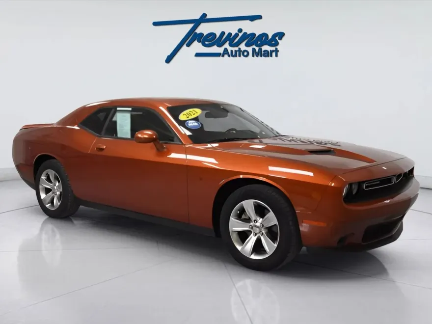2021 Dodge Challenger SXT photo 1