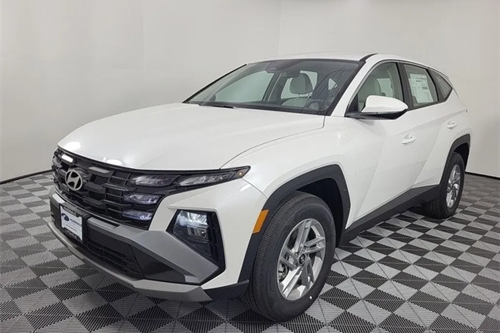 2025 Hyundai Tucson SE photo 1