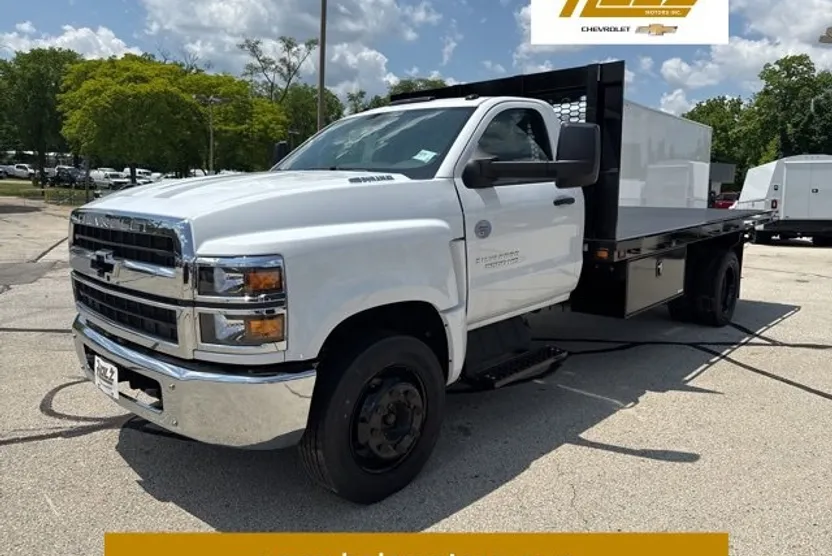 2024 Chevrolet Silverado 5500HD Work Truck photo 1