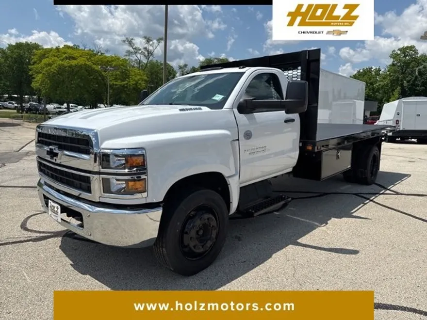 2024 Chevrolet Silverado 5500HD Work Truck photo 1