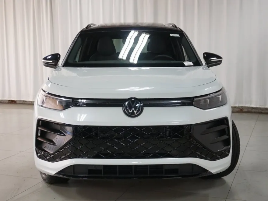 2025 Volkswagen Tiguan SE R-Line Black photo 1