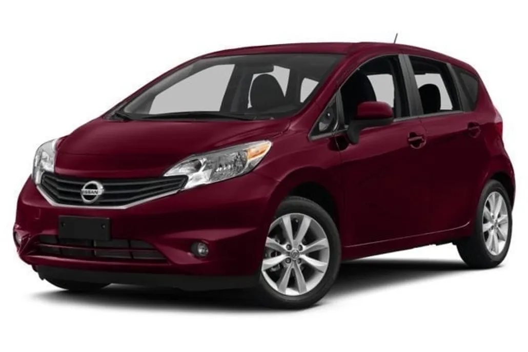 2016 Nissan Versa Note SV photo 1