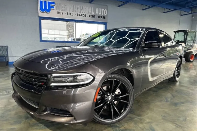 2018 Dodge Charger SXT photo 1