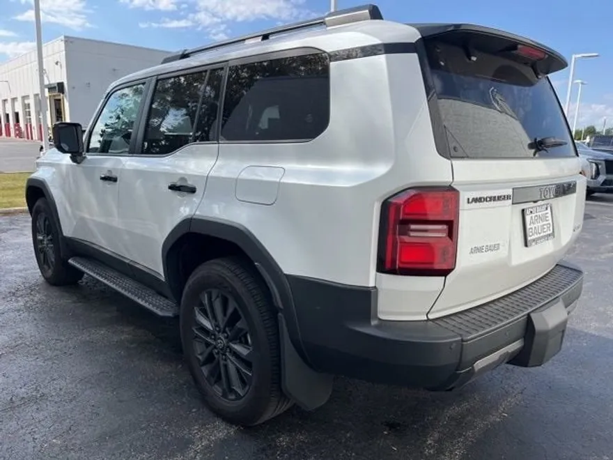 2024 Toyota Land Cruiser photo 1