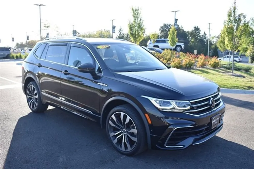2022 Volkswagen Tiguan SEL Premium R-Line photo 1