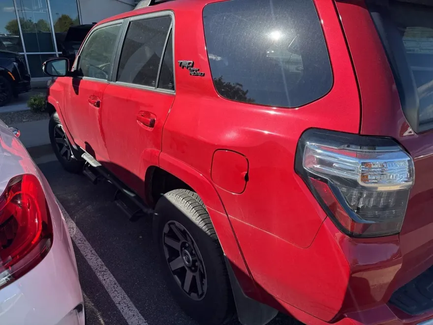 2021 Toyota 4Runner TRD Off-Road Premium photo 1