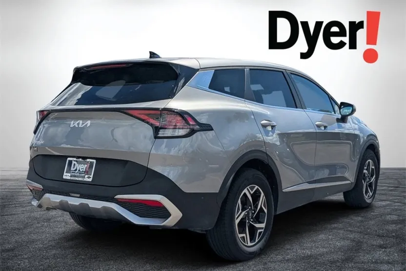 2024 Kia Sportage LX photo 1