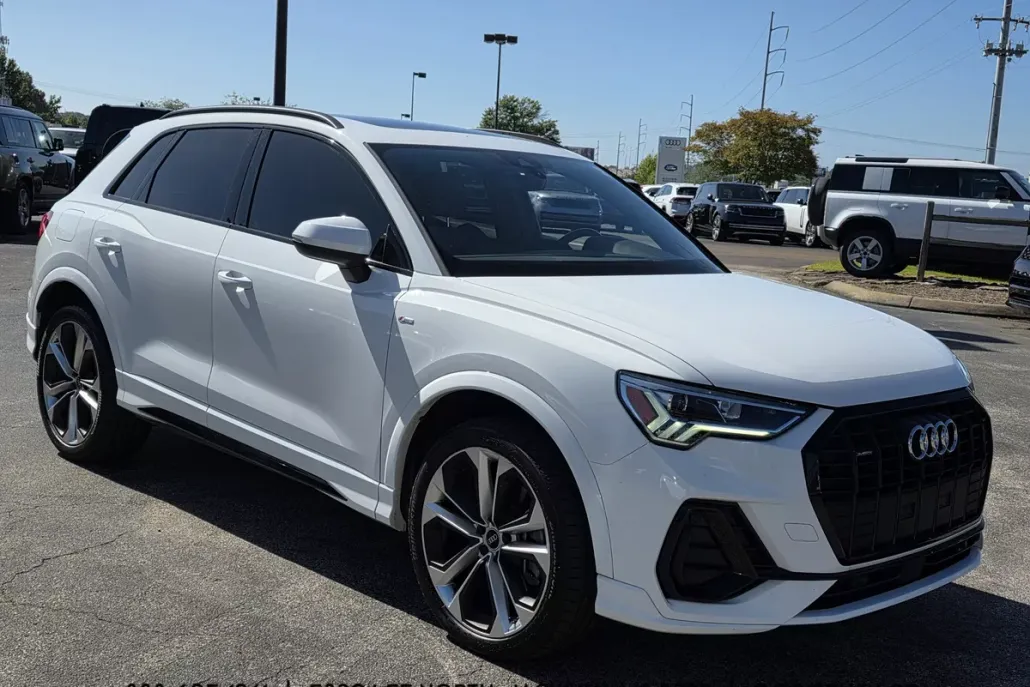 2021 Audi Q3 S line Premium Plus photo 1
