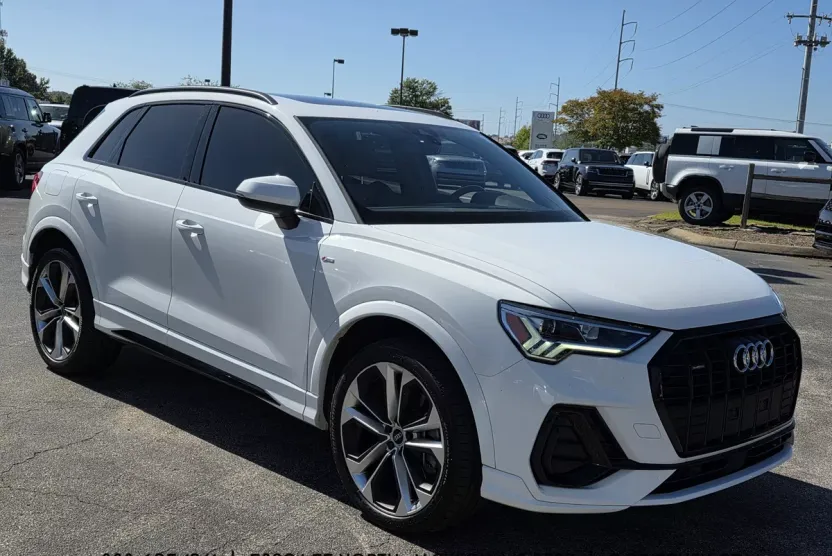 2021 Audi Q3 S line Premium Plus photo 1