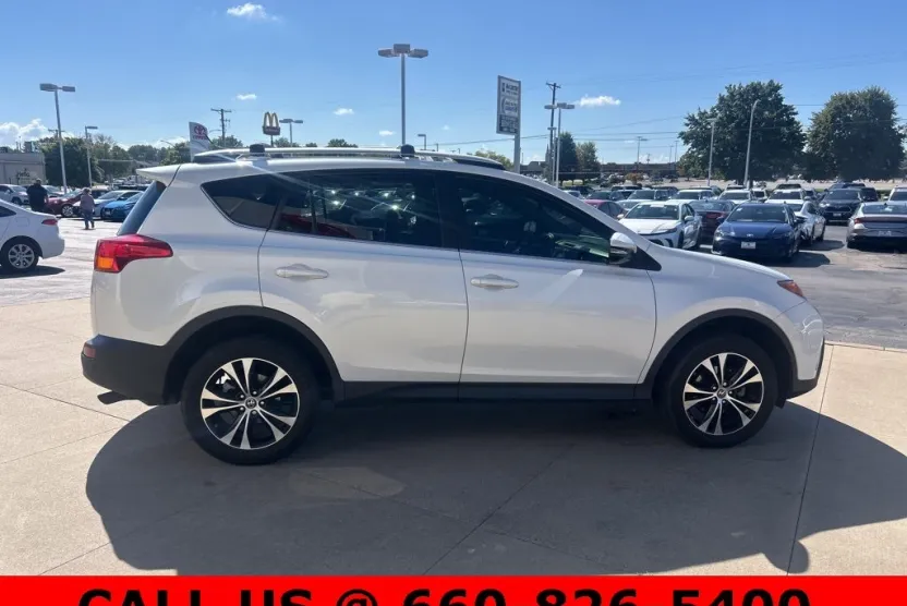 2015 Toyota RAV4 Limited photo 1