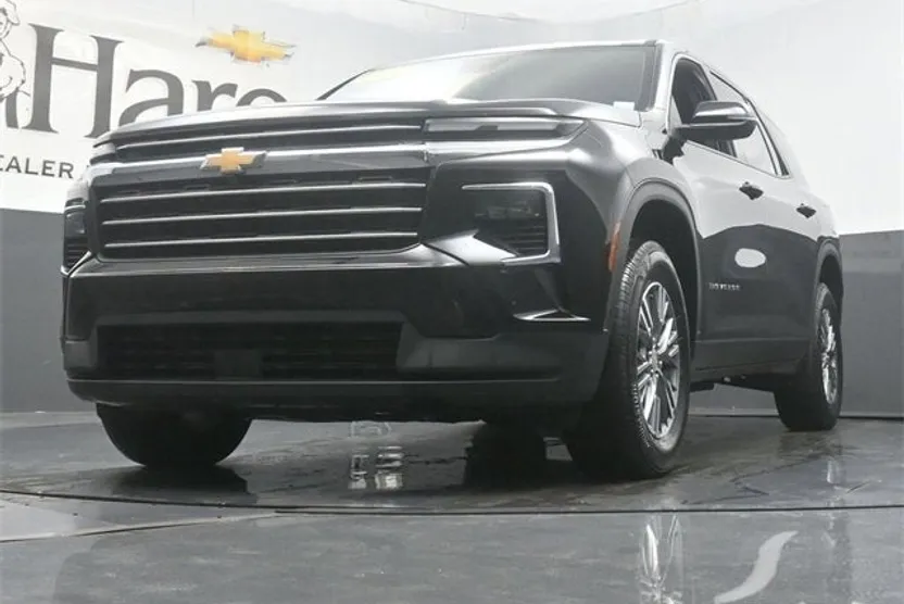 2025 Chevrolet Traverse photo 1