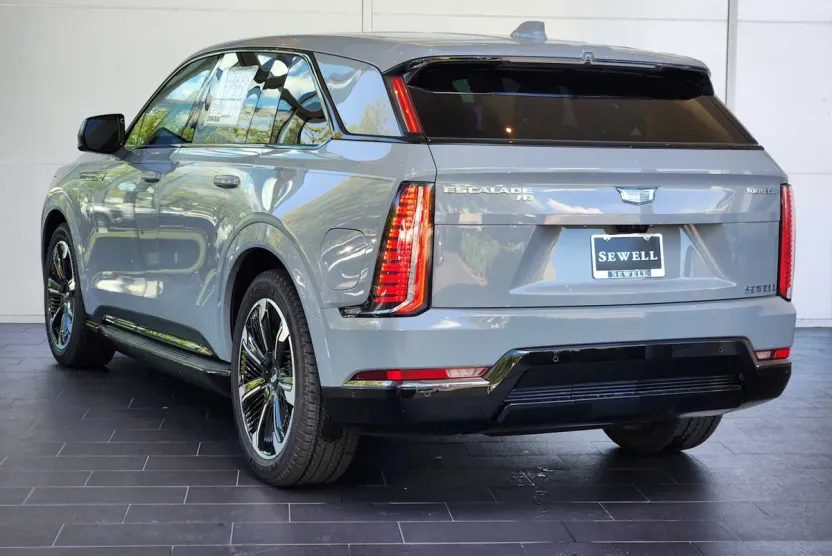 2026 Cadillac Escalade IQ Premium Sport photo 1