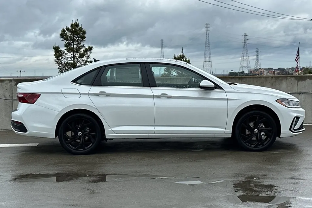 2025 Volkswagen Jetta 1.5T SE photo 1