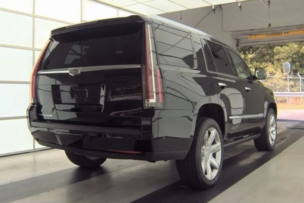 2018 Cadillac Escalade Premium Luxury photo 1
