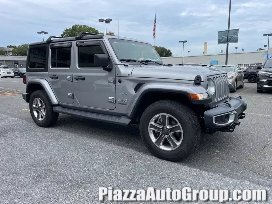 2019 Jeep Wrangler Unlimited Sahara photo 1