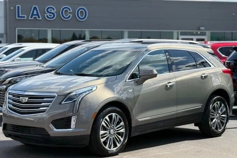 2018 Cadillac XT5 Premium Luxury photo 1