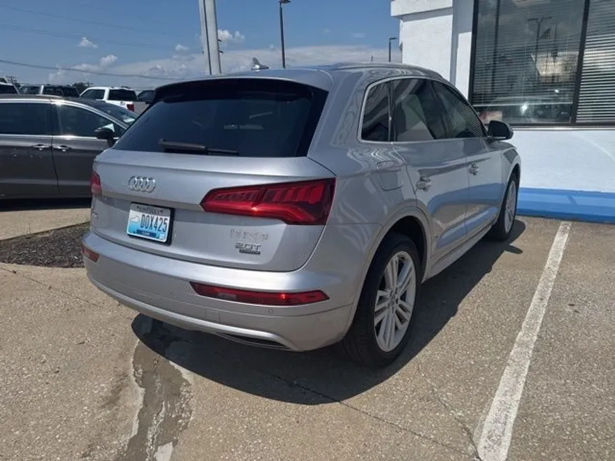 2018 Audi Q5 2.0T Premium photo 1