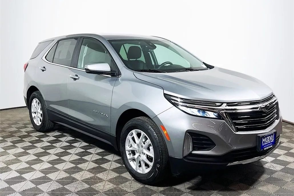 2024 Chevrolet Equinox LT photo 1