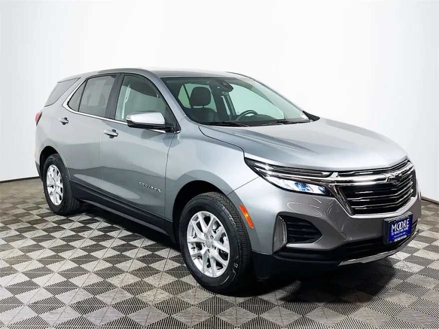 2024 Chevrolet Equinox LT photo 1