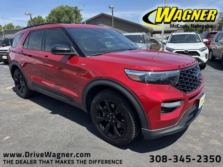 2023 Ford Explorer ST-Line photo 1