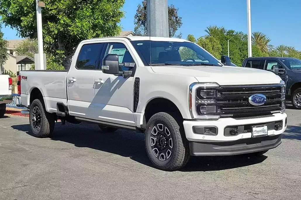 2025 Ford F-350 Platinum photo 1
