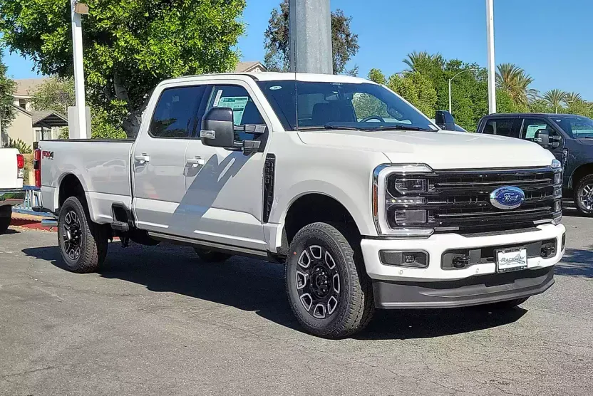 2025 Ford F-350 Platinum photo 1