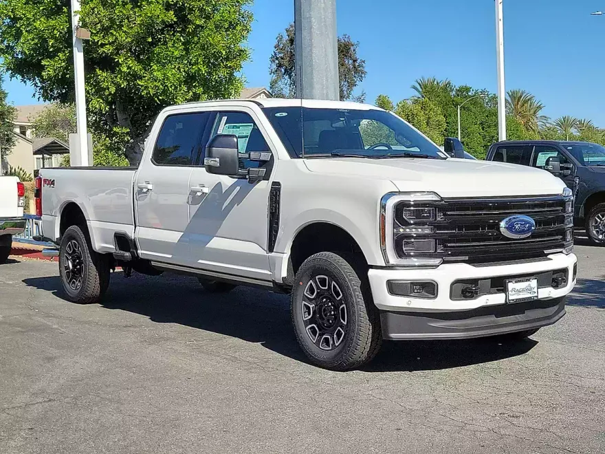 2025 Ford F-350 Platinum photo 1