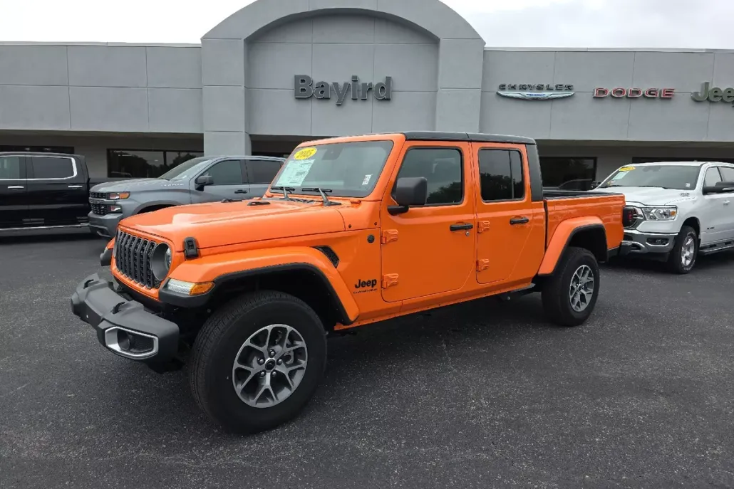 2025 Jeep Gladiator Sport S photo 1