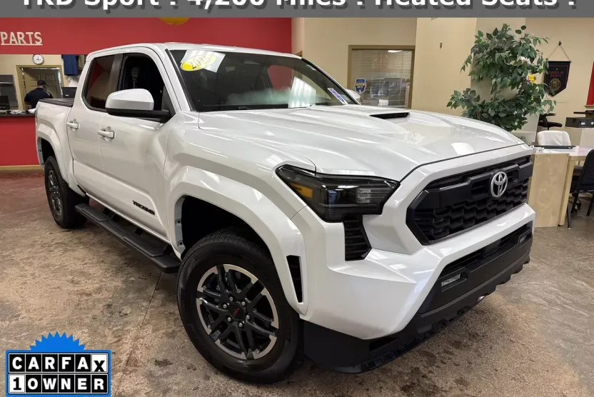 2025 Toyota Tacoma TRD Sport photo 1