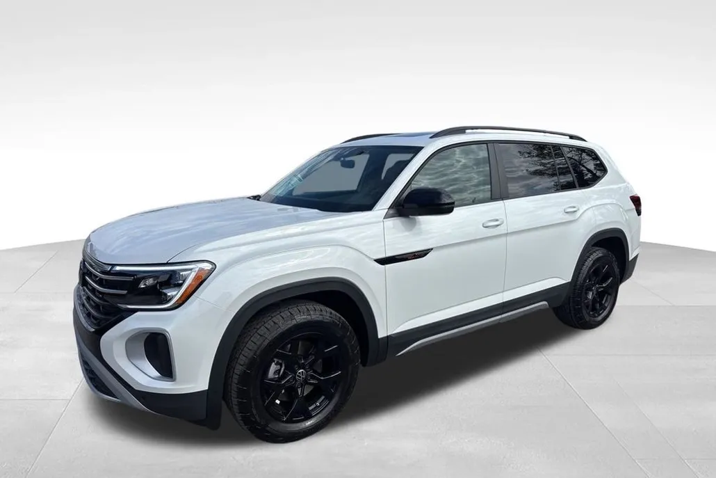 2026 Volkswagen Atlas Peak Edition SE photo 1